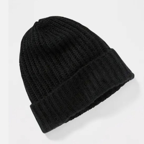 NWT Old Navy Soft Rib-Knit Sweater Beanie for Women Warm Winter Hat Cap Black - Picture 1 of 2